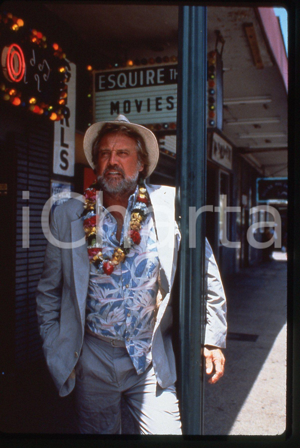 35mm vintage slide* 1992 RAVEN Lee MAJORS in una scena della serie tv (2)