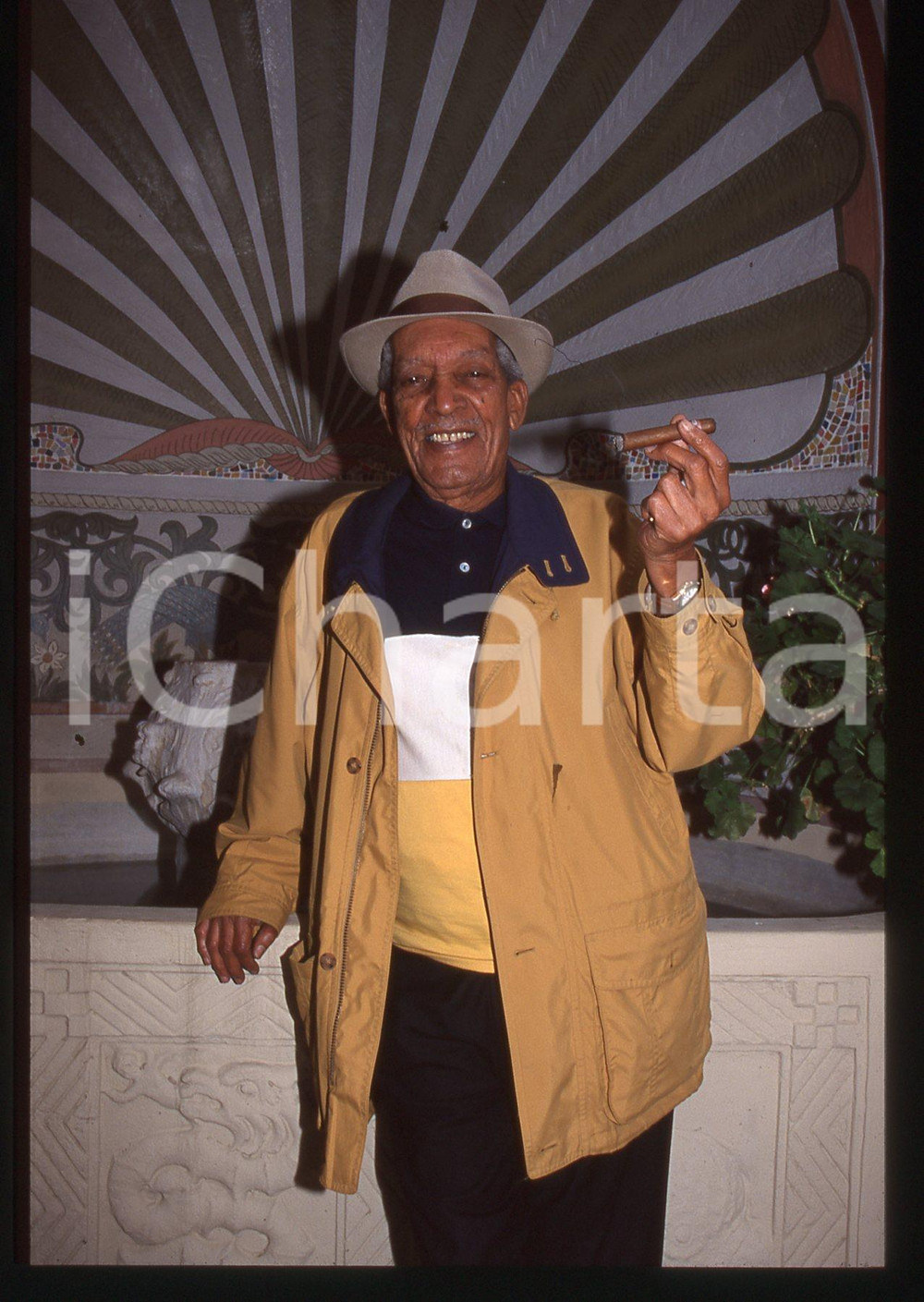35mm vintage slide* 2000 MILANO COMPAY SEGUNDO Ritratto con sigaro cubano (2)