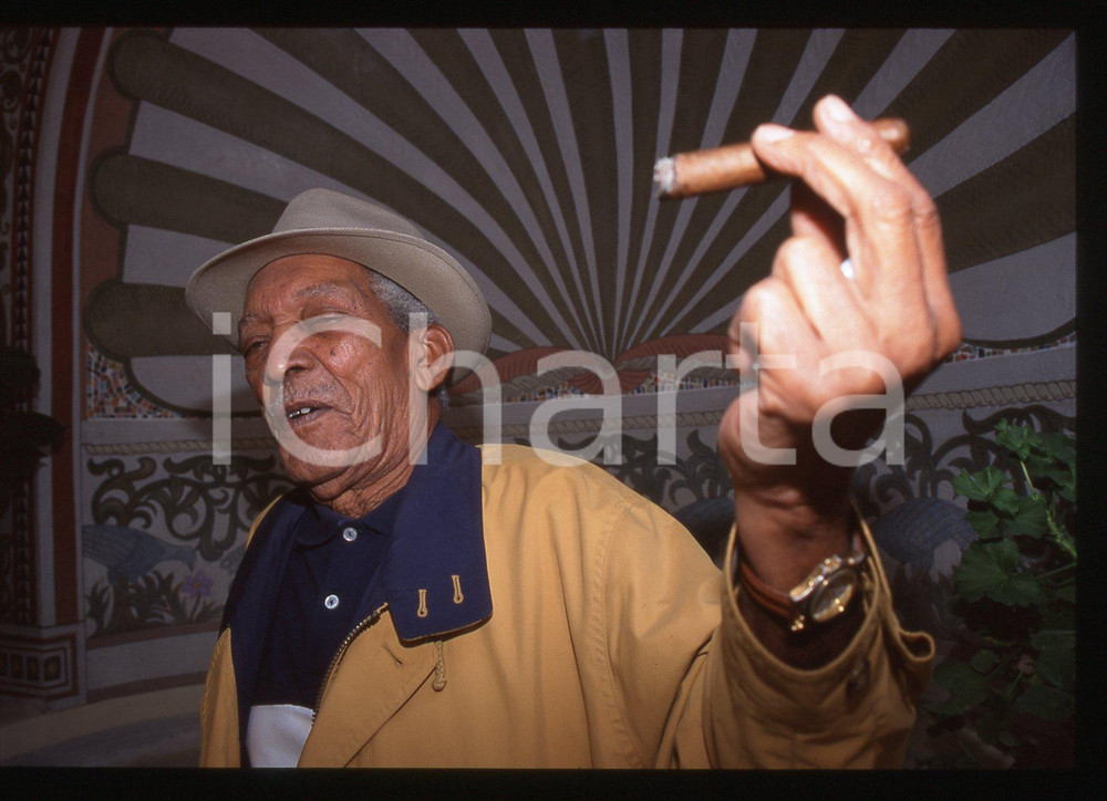 35mm vintage slide* 2000 MILANO COMPAY SEGUNDO Ritratto con sigaro cubano (3)