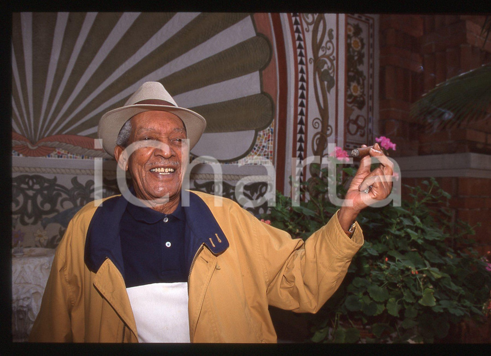 35mm vintage slide* 2000 MILANO COMPAY SEGUNDO Ritratto con sigaro cubano (4)