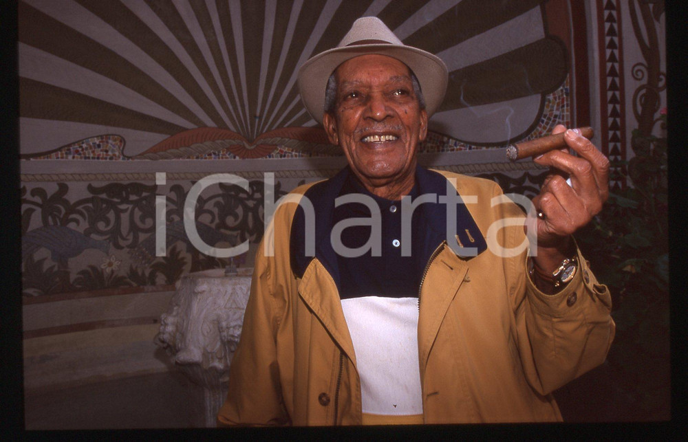 35mm vintage slide* 2000 MILANO COMPAY SEGUNDO Ritratto con sigaro cubano (16)