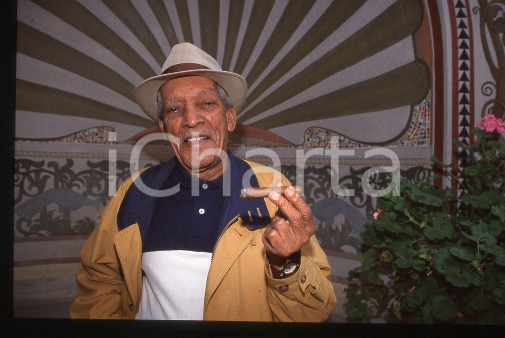 35mm vintage slide* 2000 MILANO COMPAY SEGUNDO Ritratto con sigaro cubano (17)