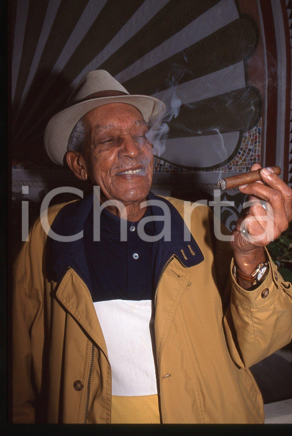 35mm vintage slide* 2000 MILANO COMPAY SEGUNDO Ritratto con sigaro cubano (6)