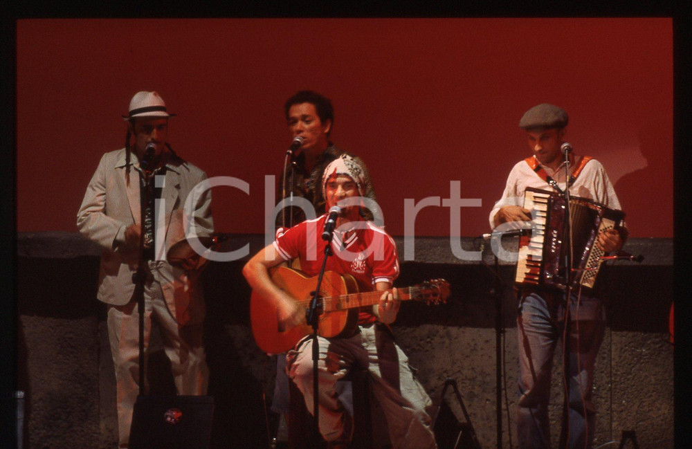 35mm vintage slide* 1999 RAI 1 Manu CHAO a FRANCAMENTE ME NE INFISCHIO 1
