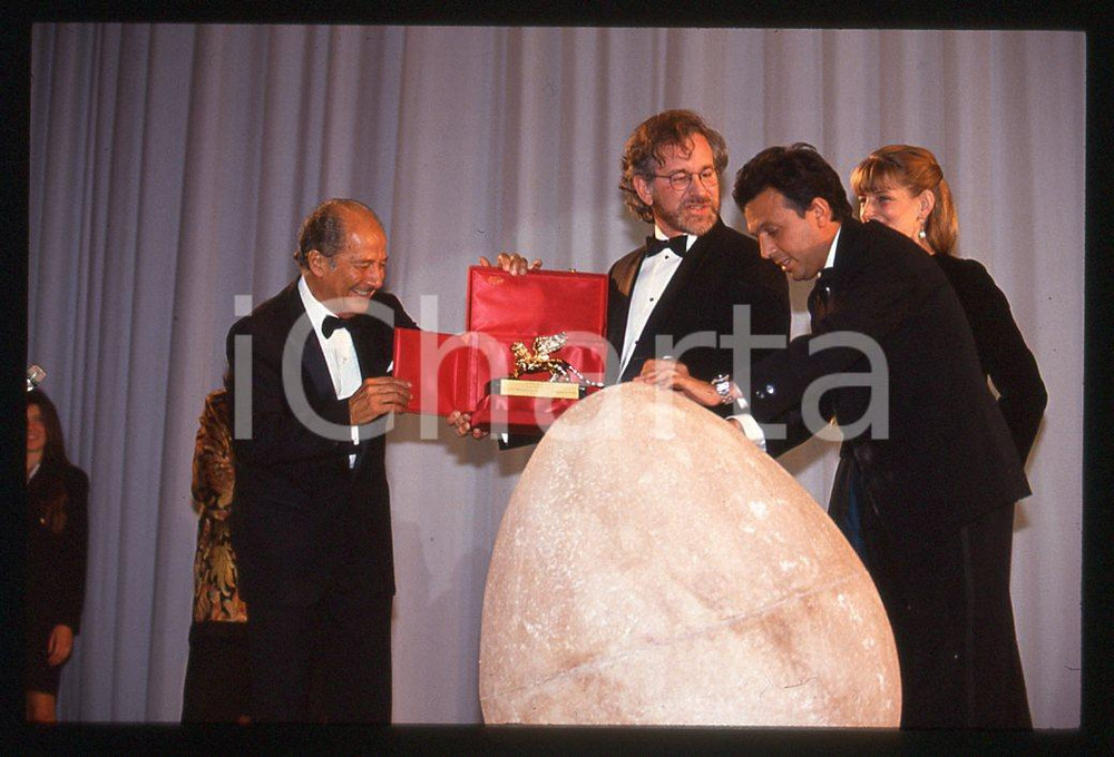 35mm vintage slide* 1993 VENEZIA Steven SPIELBERG premiazione "Jurassic park" 2