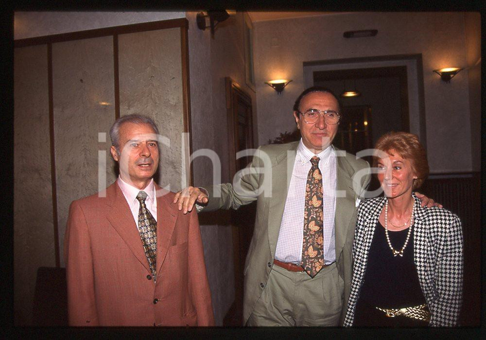 35mm vintage slide* 1996 MILANO RHO Pippo BAUDO e prof.SPARTA' post operazione