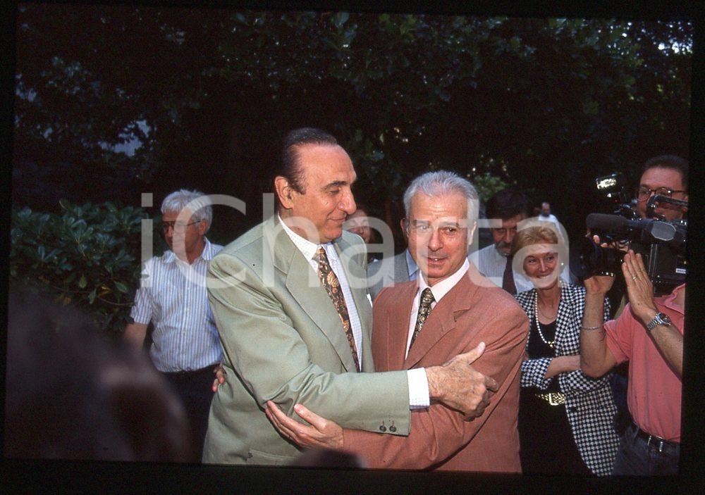 35mm vintage slide* 1996 MILANO RHO Pippo BAUDO e prof.SPARTA' post operazione 2