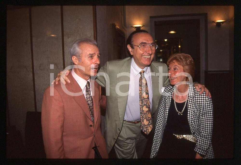 35mm vintage slide* 1996 MILANO RHO Pippo BAUDO e prof.SPARTA' post operazione 3