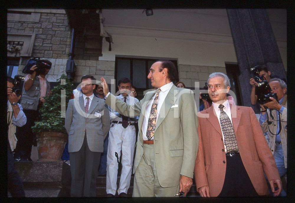 35mm vintage slide* 1996 MILANO RHO Pippo BAUDO e prof.SPARTA' post operazione 6