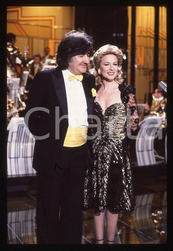 35mm vintage slide* 1985 MUSICA Loretta GOGGI con la Tony DE VITA orchestra 1