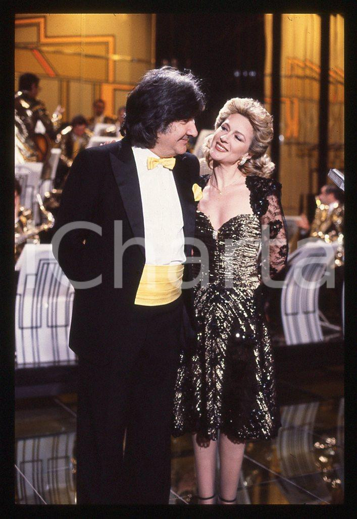 35mm vintage slide* 1985 MUSICA Loretta GOGGI con la Tony DE VITA orchestra 2