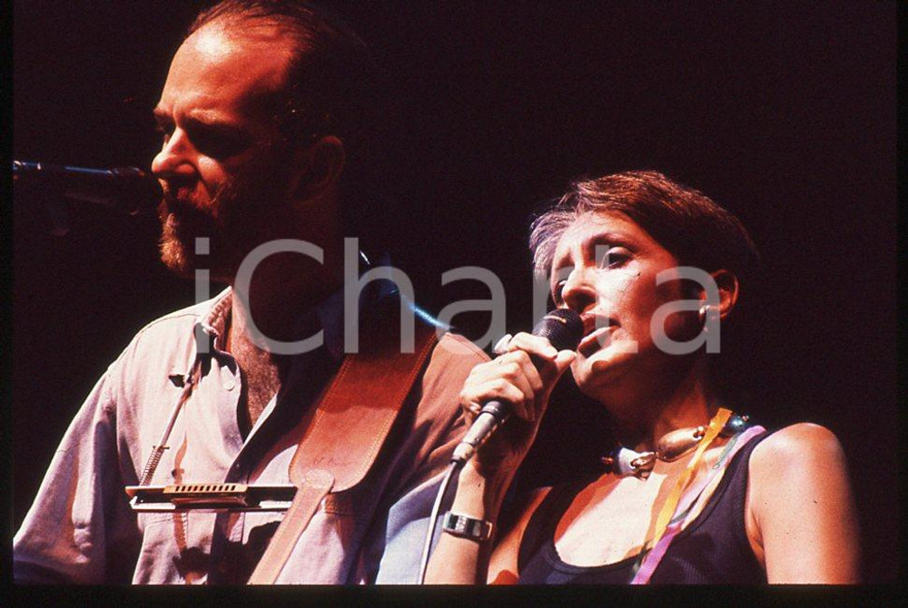 35mm vintage slide*1989 MODENA Francesco DE GREGORI e Joan BAEZ in concerto