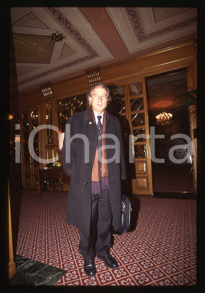 35mm vintage slide* 1996 MILANO Gaetano PECORELLA congresso  "Paradigma" 14