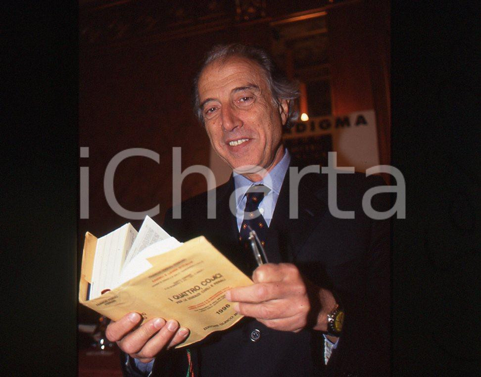 35mm vintage slide* 1996 MILANO Gaetano PECORELLA congresso  "Paradigma" 18