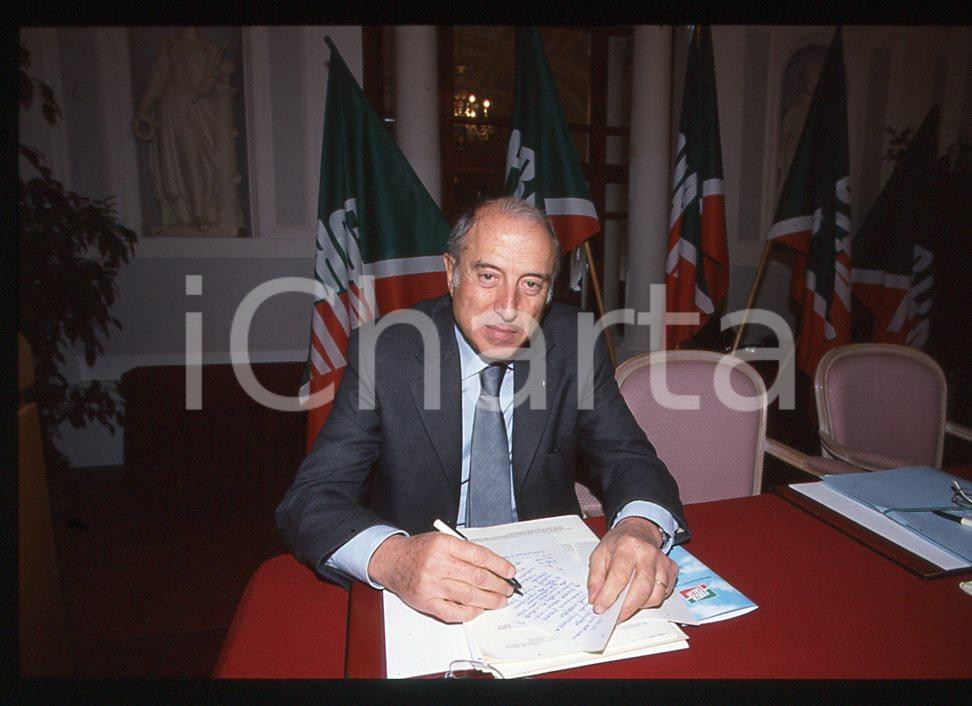35mm vintage slide* 1996 MILANO Gaetano PECORELLA adesione  a FORZA ITALIA 1