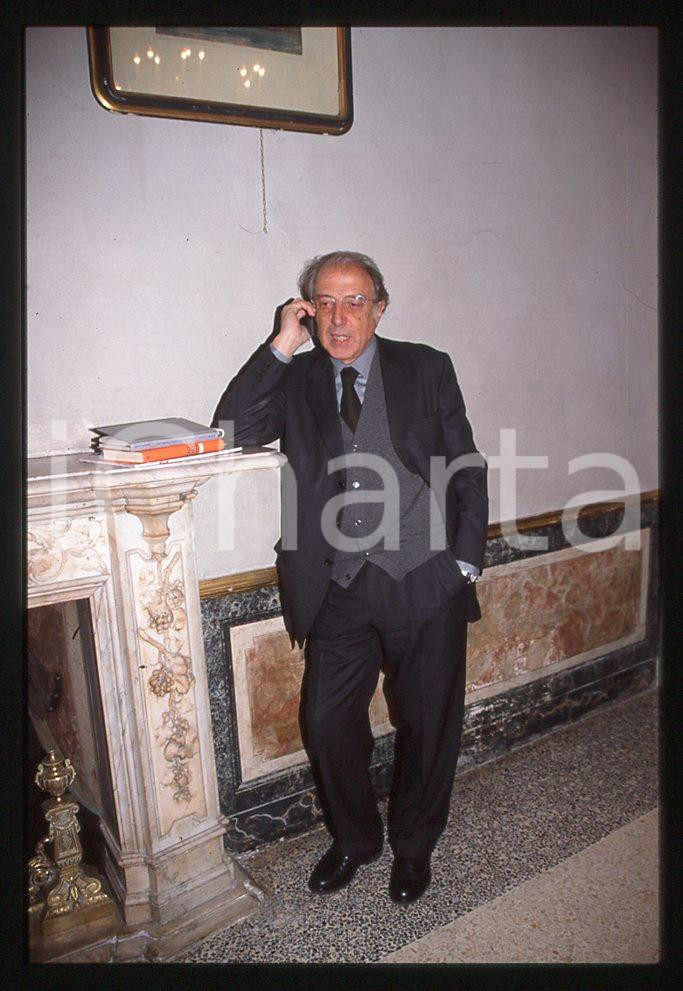 35mm vintage slide* 1999 MILANO  Gaetano PECORELLA nel suo ufficio