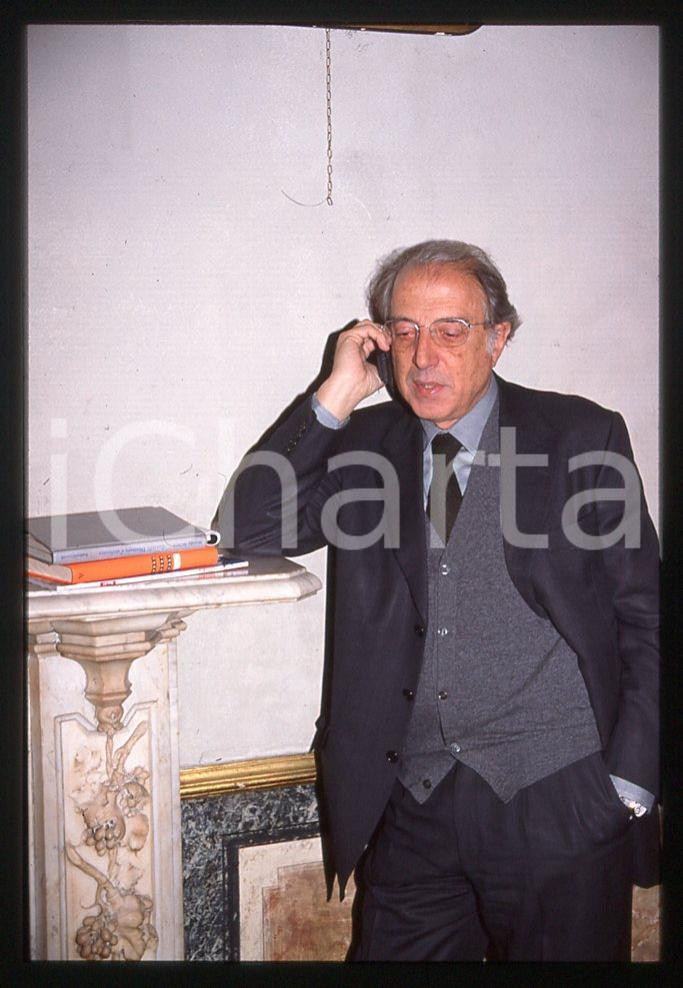 35mm vintage slide* 1999 MILANO  Gaetano PECORELLA nel suo ufficio 3