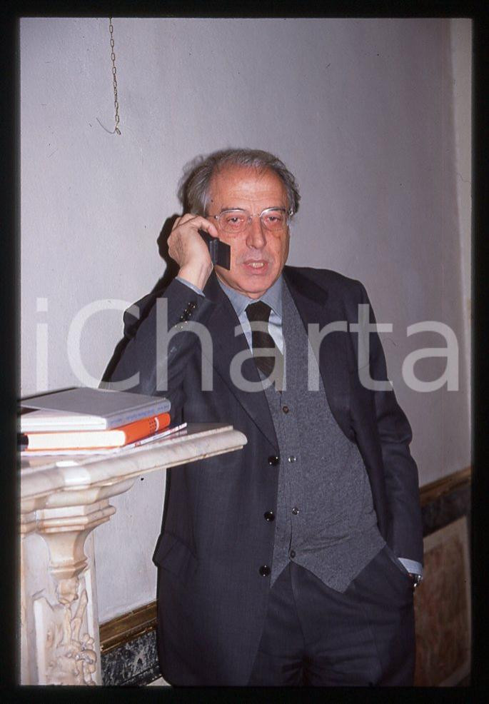 35mm vintage slide* 1999 MILANO  Gaetano PECORELLA nel suo ufficio 5