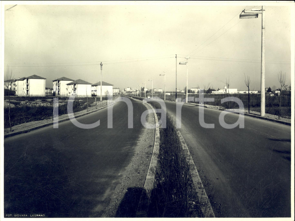 Fotografia d epoca originale 1955 ca LEGNANO Veduta di viale Pietro TOSELLI  Foto GIOVARA 23x18 cm 1