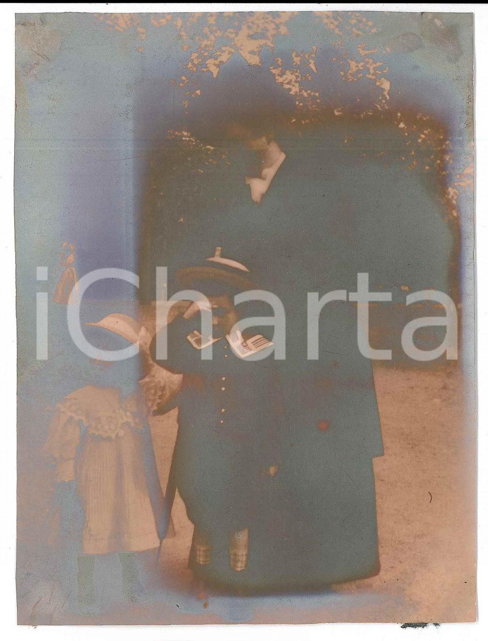 1910 ca Area di LECCO Madre con i due figli *Fotografia ANONIMA 11x15 cm
