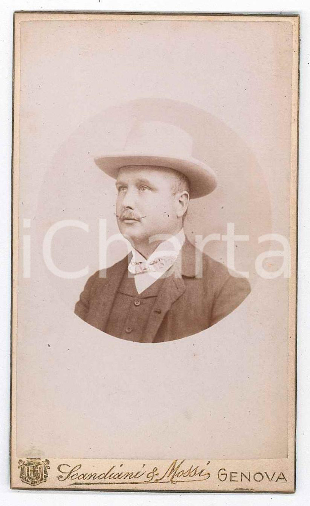 1880 ca. GENOVA - Ritratto maschile con cappello *Foto SCANDIANI & MOSSI CDV