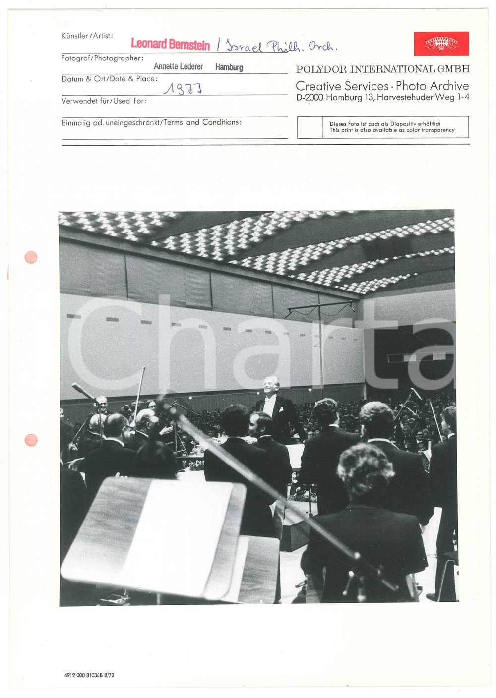 1977 MUSICA Leonard BERNSTEIN e Israel Philarmonic Orchestra - Foto POLYDOR Fotografia d'epoca, montata su cartoncino. FAIR/discreto Fori da classificatore al margine sinistro Formato: 21x30 cm / 17x17 cm originale e autentica 1