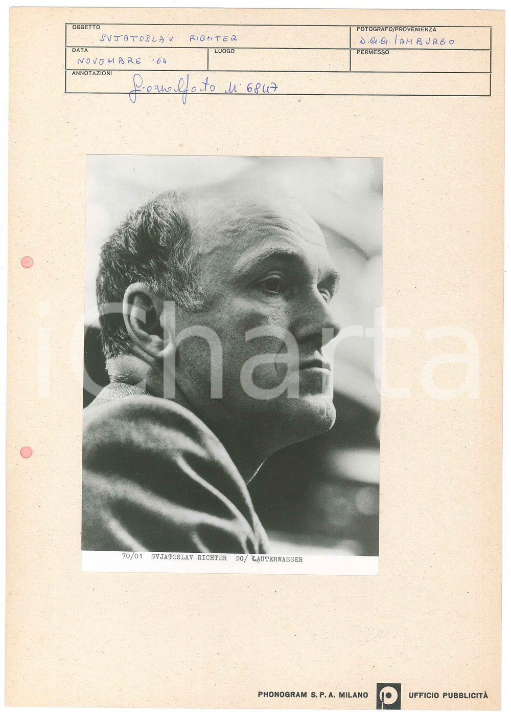 1964 MUSICA - Svjatoslav TeofiloviÄ RICHTER - Foto PHONOGRAM (1) Fotografia di agenzia su cartoncino. FAIR/discreto fori da classificatore; difetti al recto Formato: 21x30 cm / 12x18 cm originale e autentica 1