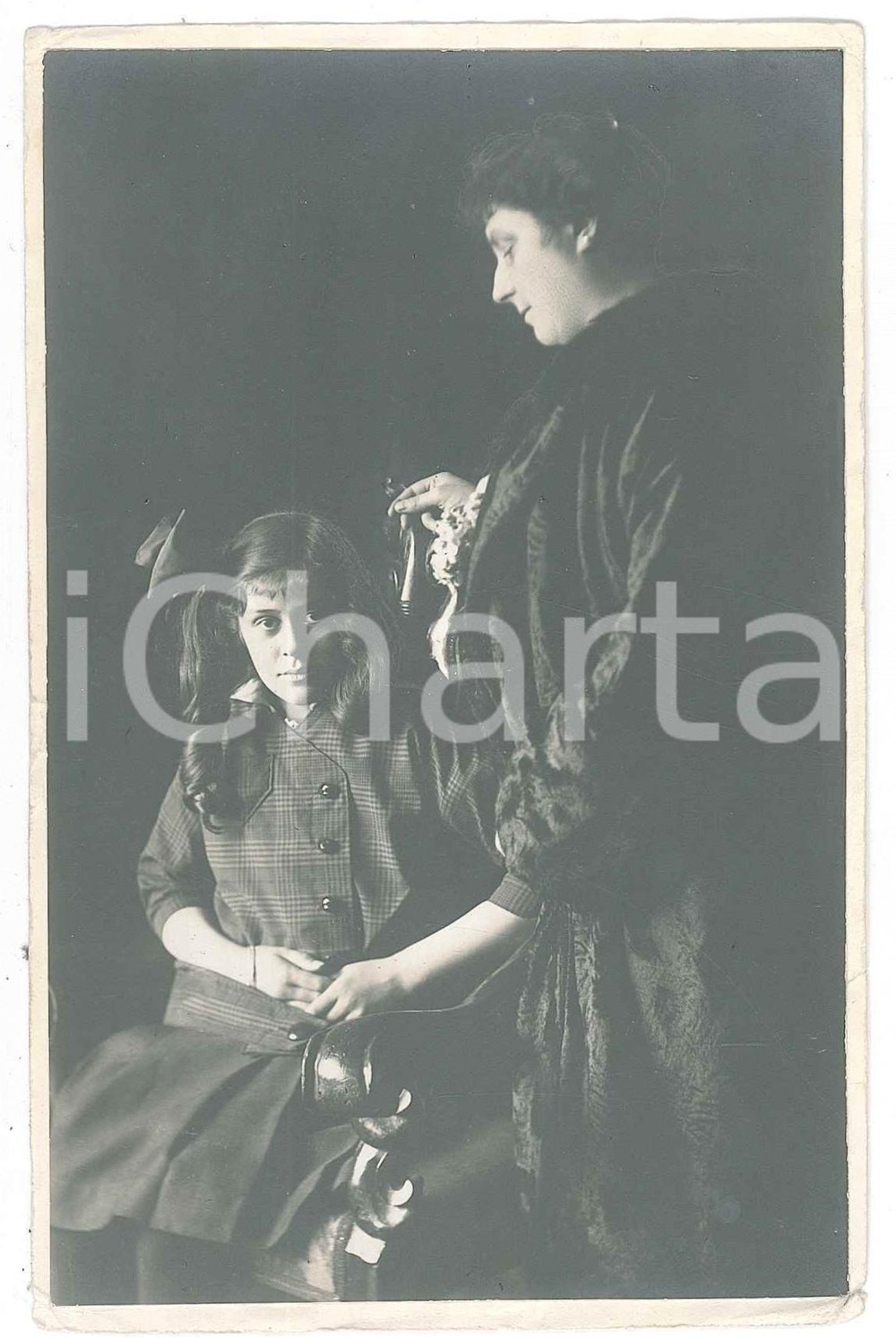 Fotografia d epoca originale 1925 ca GERMANY Young girl with her mother  Photo Ludwig NEHER 9x14 cm 1