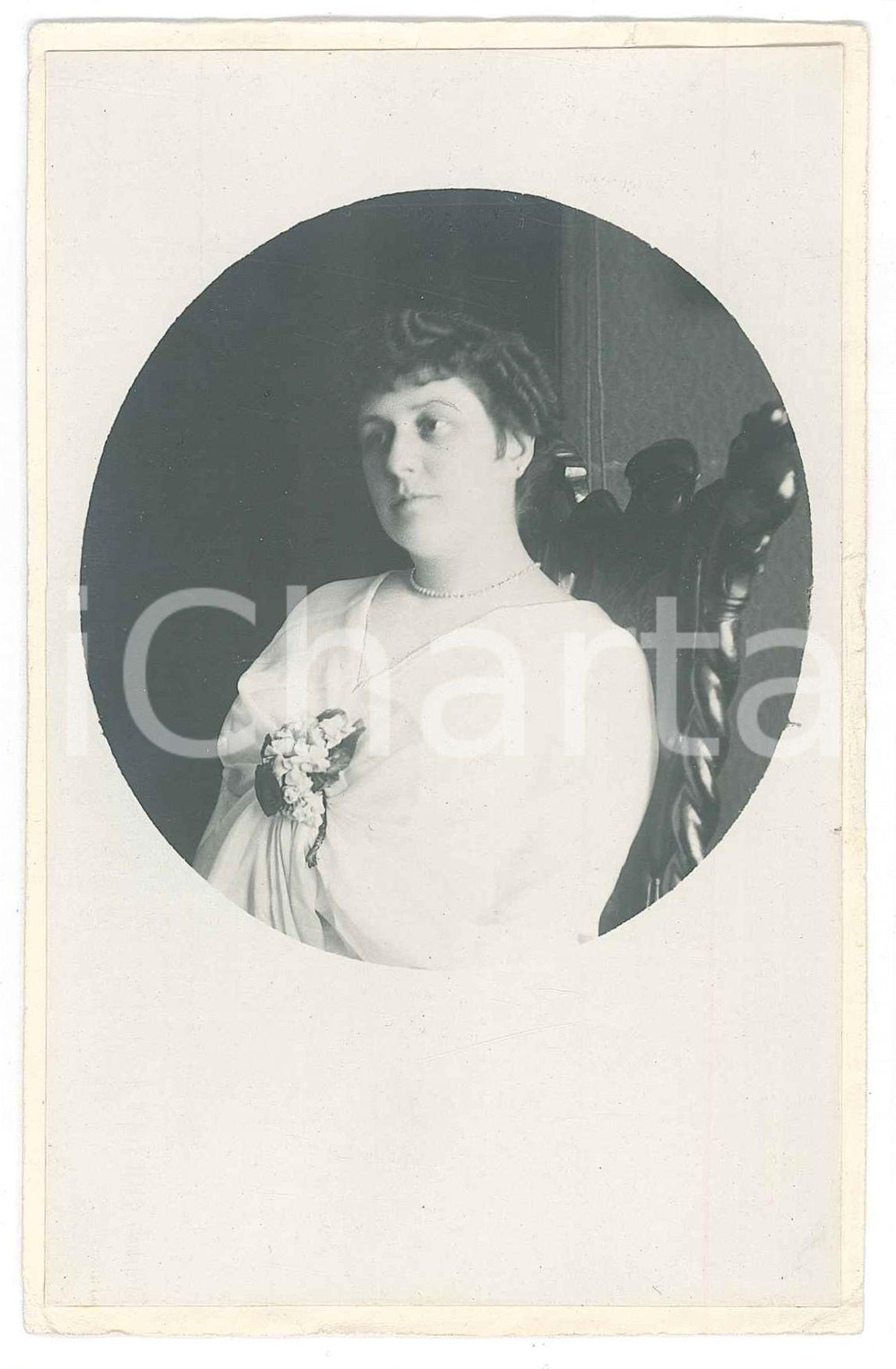 1925 ca GERMANY Woman wearing a white scarf - Photo Ludwig NEHER 9x14 cm