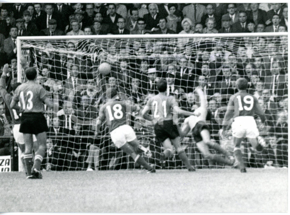 1966 CALCIO Coppa del Mondo Russia-Italia 1-0 - Goal di Igor' ČISLENKO *Foto 
