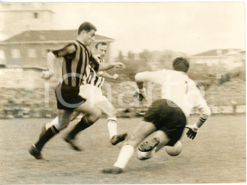 1959 BERGAMO CALCIO Serie A - ATALANTA-JUVENTUS 2-2 - Goal di Enrico NOVA *Foto