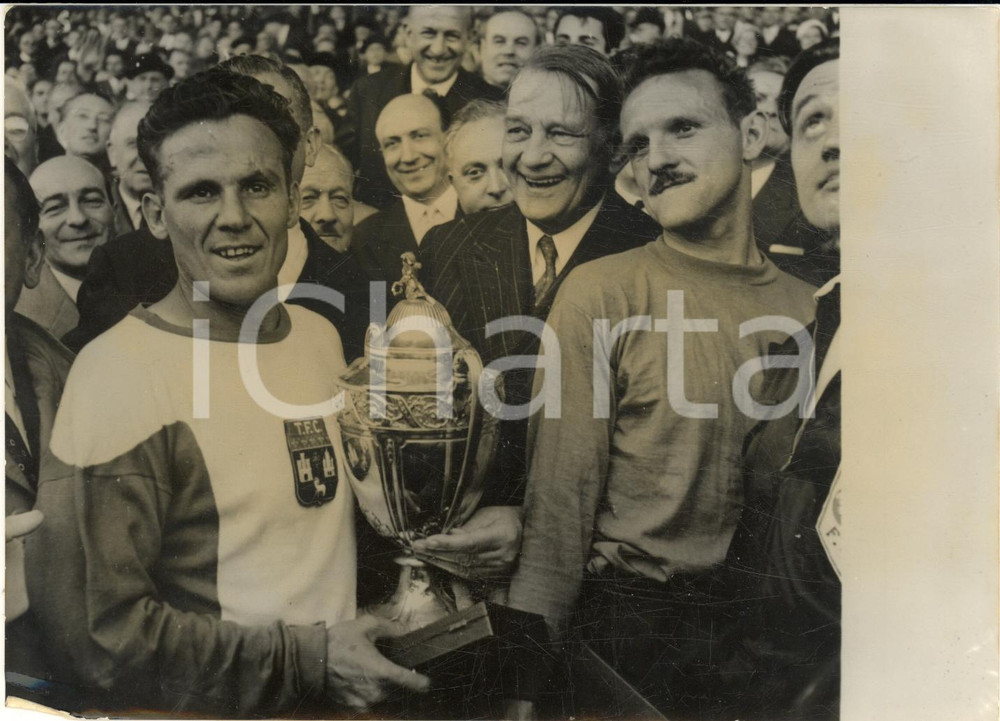 1957 FOOTBALL Finale COUPE DE FRANCE TOULOUSE-ANGERS René COTY René PLEIMELDING
