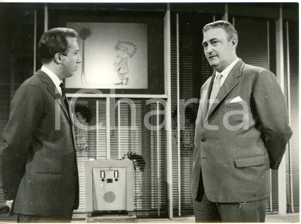 1958 LASCIA O RADDOPPIA? Mike BONGIORNO con Sedulio Alessandro AMARI *Foto