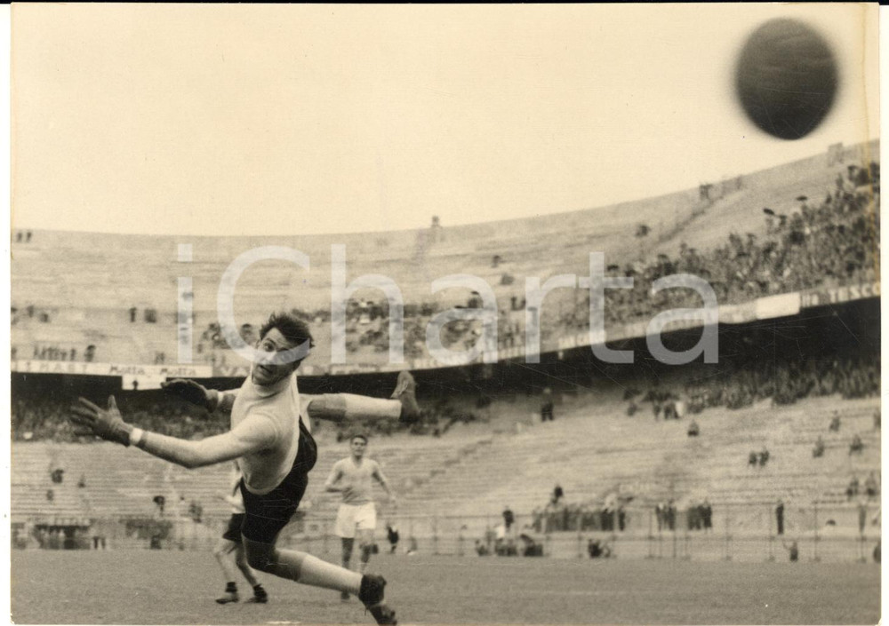 1955 ca MILANO CALCIO INTER-LAZIO Roberto LOVATI devia tiro in angolo *Foto