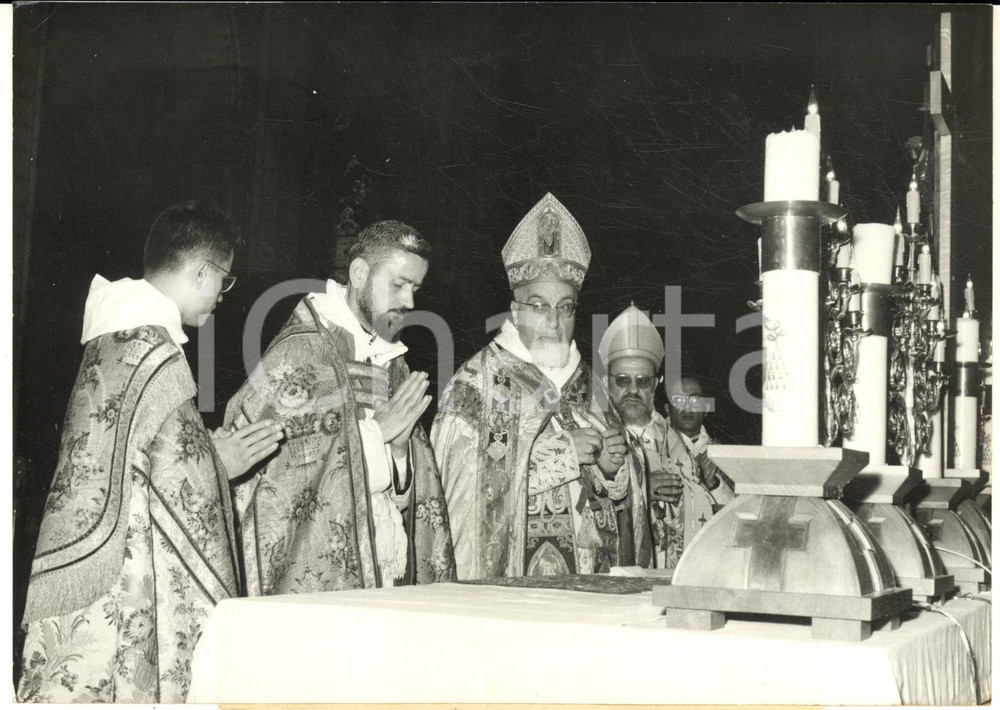 1959 PARIS Paul Pierre MÉOUCHI patriarche Antioche cèlèbre à NOTRE DAME Photo