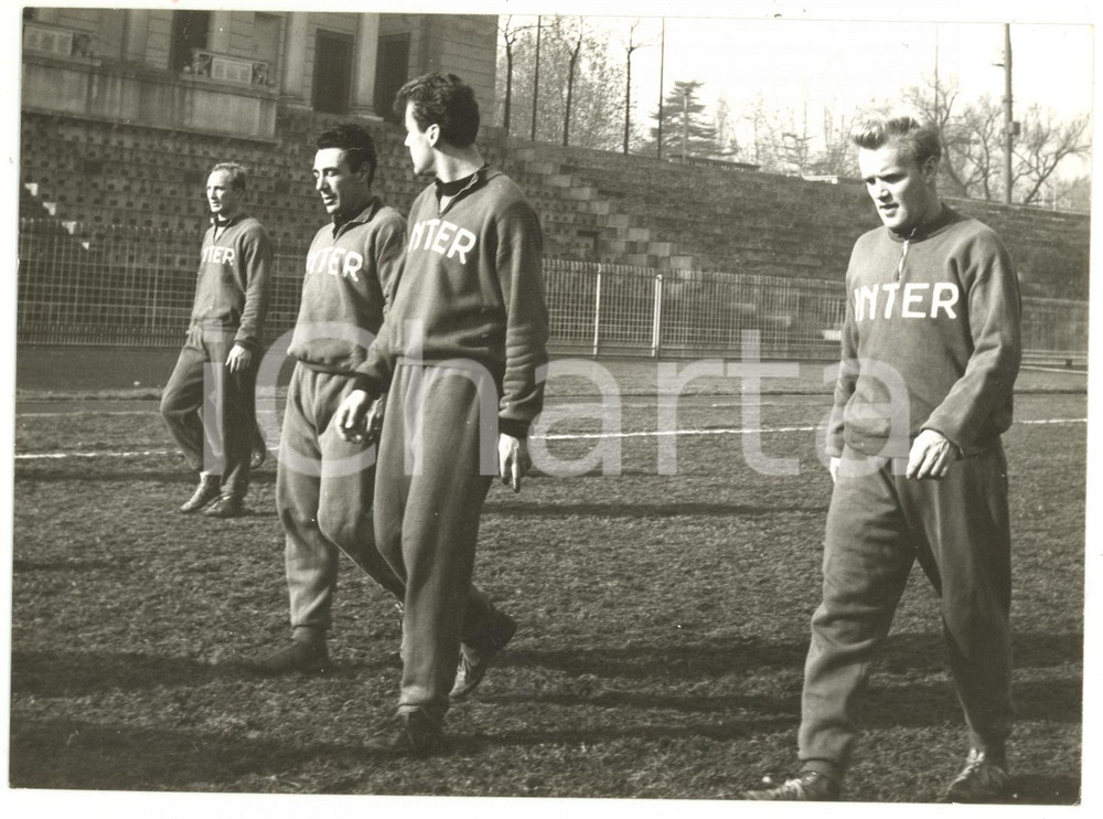 1957 MILANO Arena Civica CALCIO Allenamento INTER - Benito LORENZI Aldo DORIGO