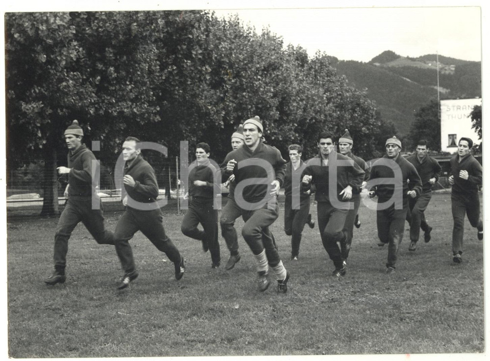 1963 THUN (CH) CALCIO Serie A - Ritiro A.S. ROMA - Allenamento della squadra