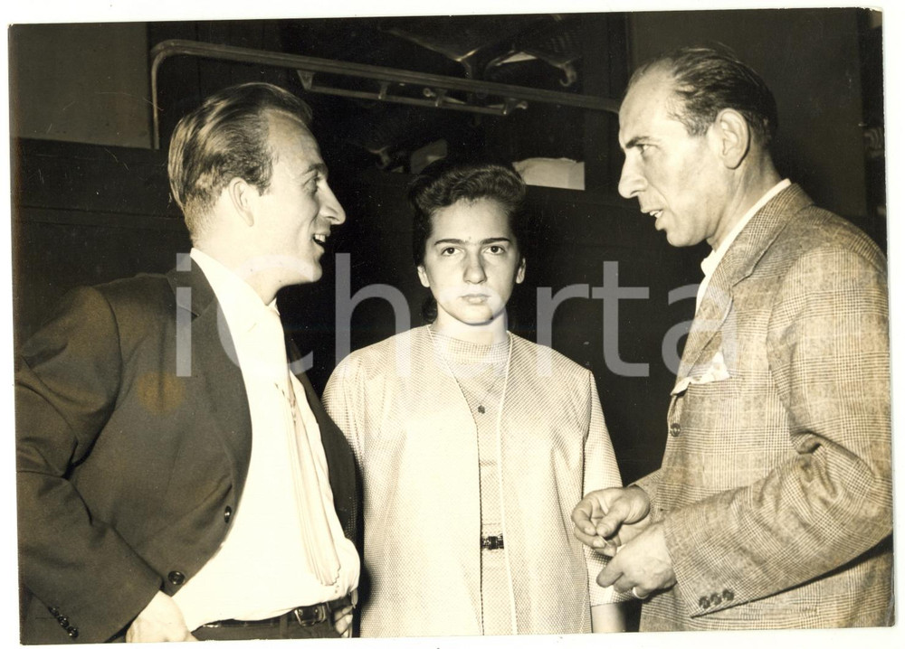 1963 BOLOGNA Stazione Centrale - René SEGHINI con la moglie e Raffaele SANSONE