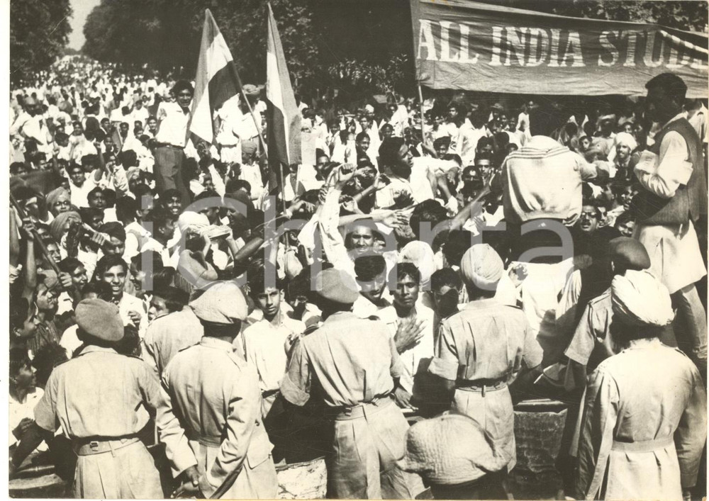1959 NEW DELHI Studenti manifestano contro incursioni della Cina in India *Foto
