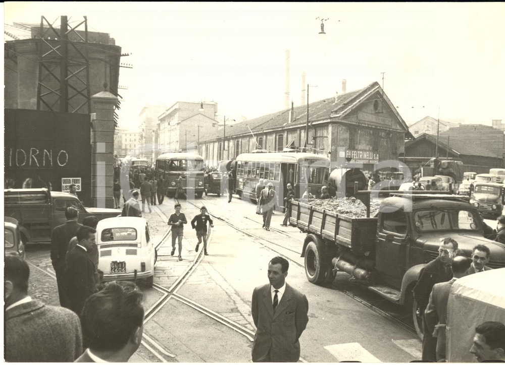 1954 GENOVA Sciopero operai SAN GIORGIO - Il corteo in città *Foto 18x13