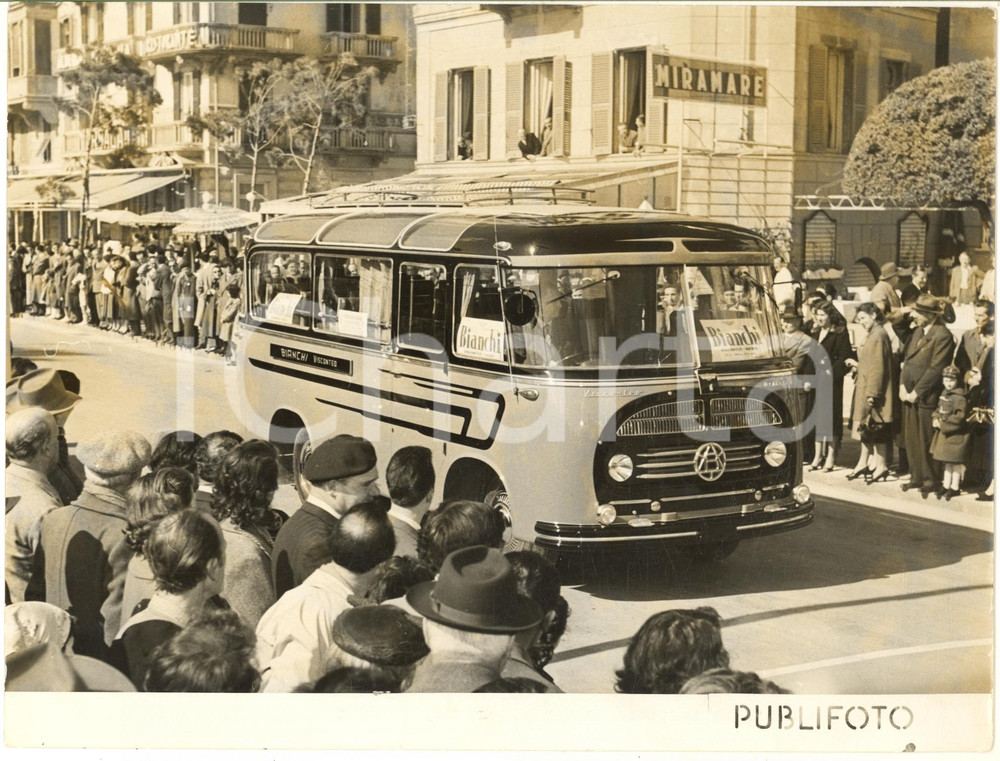 1954 RAPALLO Lungomare Vittorio Veneto - Sfilata pullman VISCONTEO BIANCHI *Foto