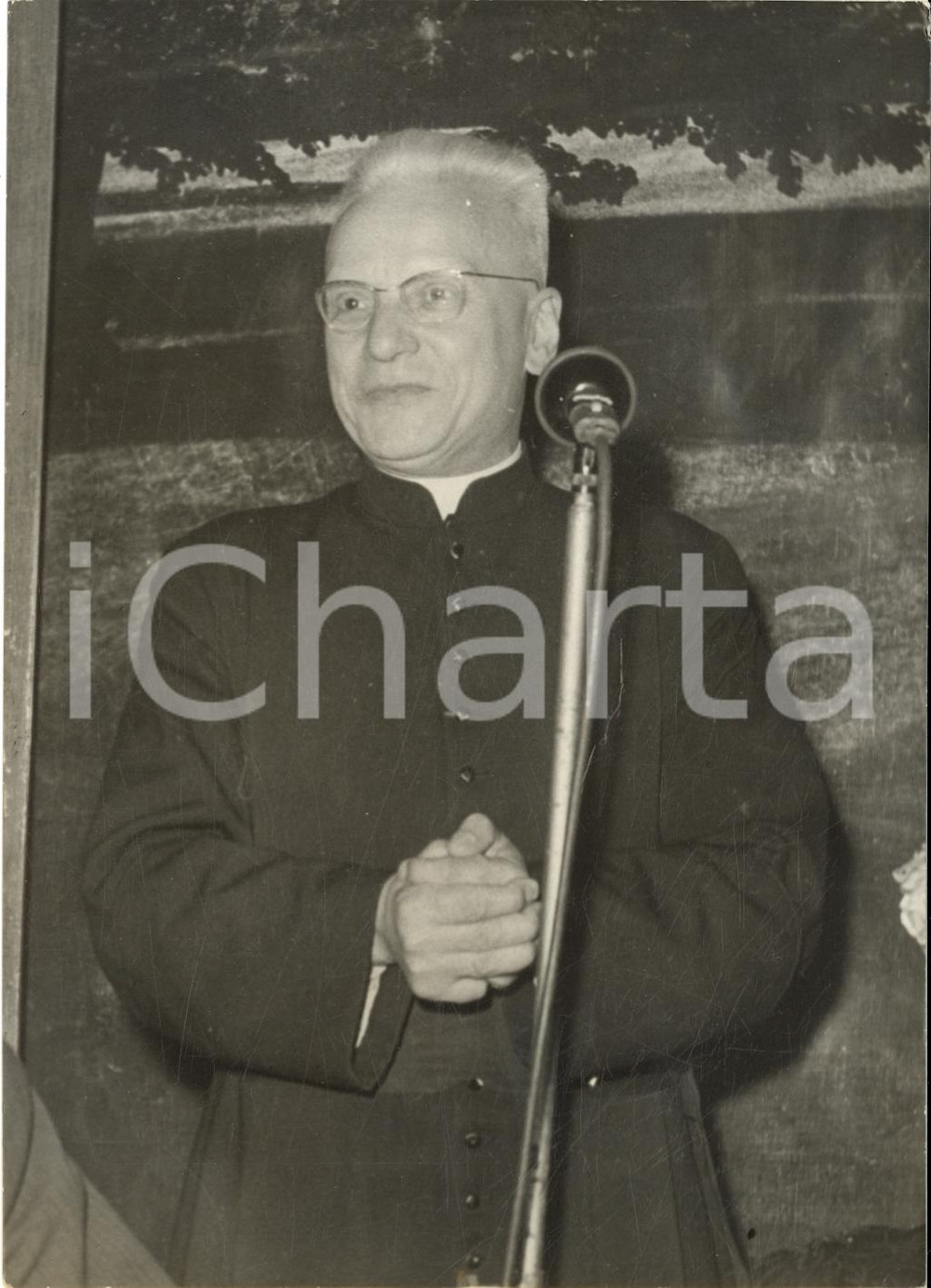 1959 FRANCE Père Roger GUICHARDAU gagne Grand Prix Roman d'Aventures *Photo
