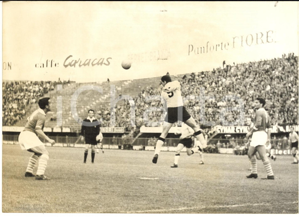 1960 ca FIRENZE CALCIO FIORENTINA Dino DA COSTA in azione *Foto 18x13 cm