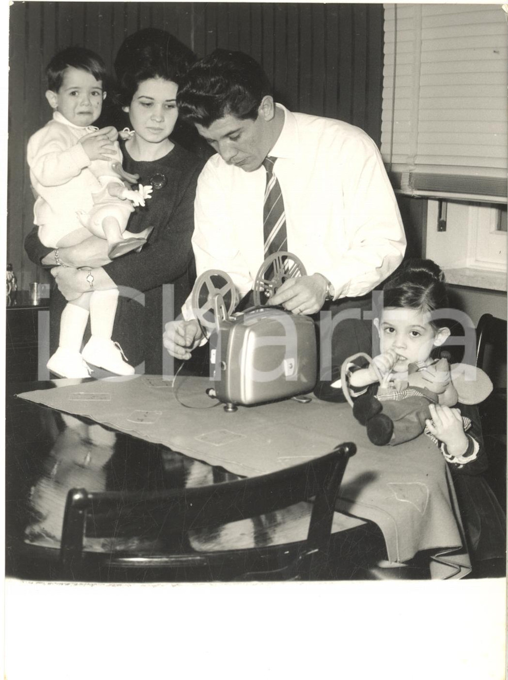 1960 ca TORINO JUVENTUS Calciatore Omar SIVORI in famiglia - Foto 13x18 cm