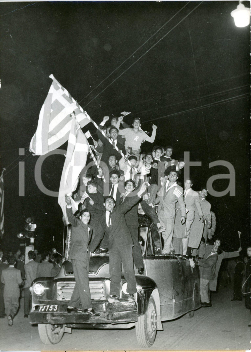 1959 NICOSIA (CYPRUS) Greek Cypriots celebrating "London and Zürich Agreements"