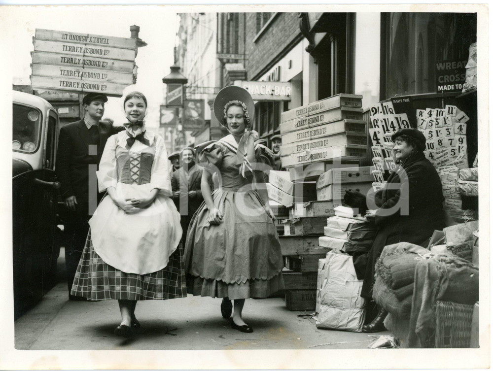1956 LONDON "Wild Grows the Heather" - DRESS PARADE Louise CLARK Veronica FLINT 