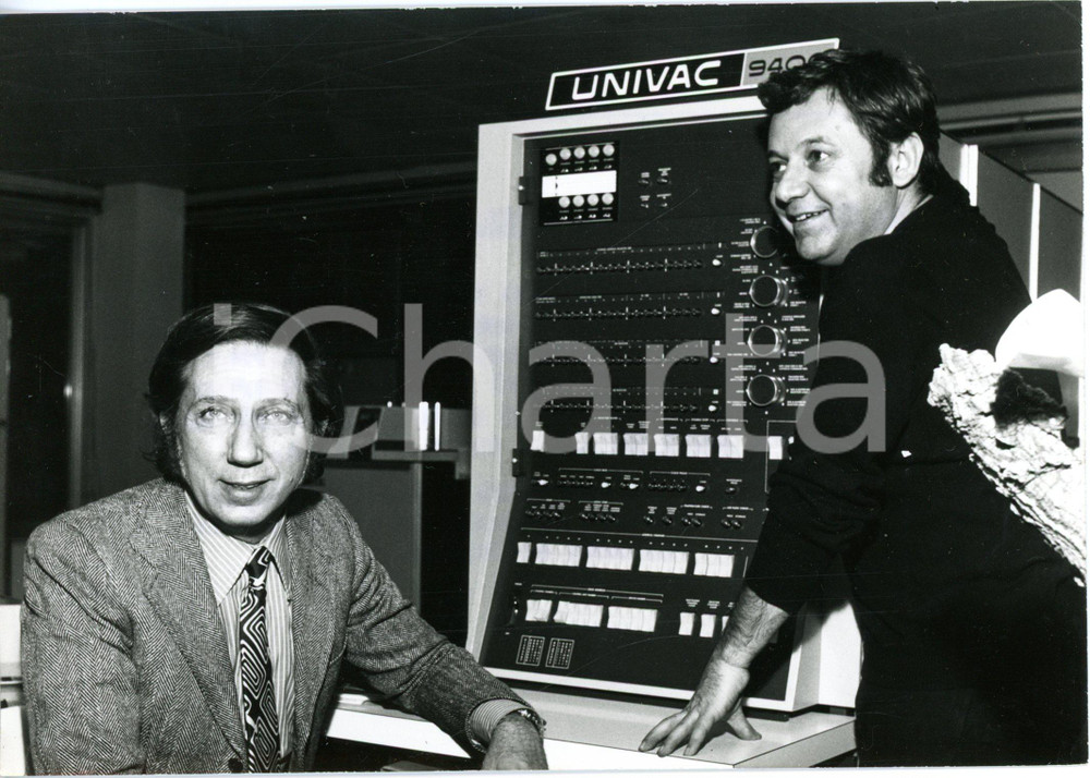 1972 FESTIVAL DI SANREMO - Mike BONGIORNO e Paolo VILLAGGIO con computer UNIVAC