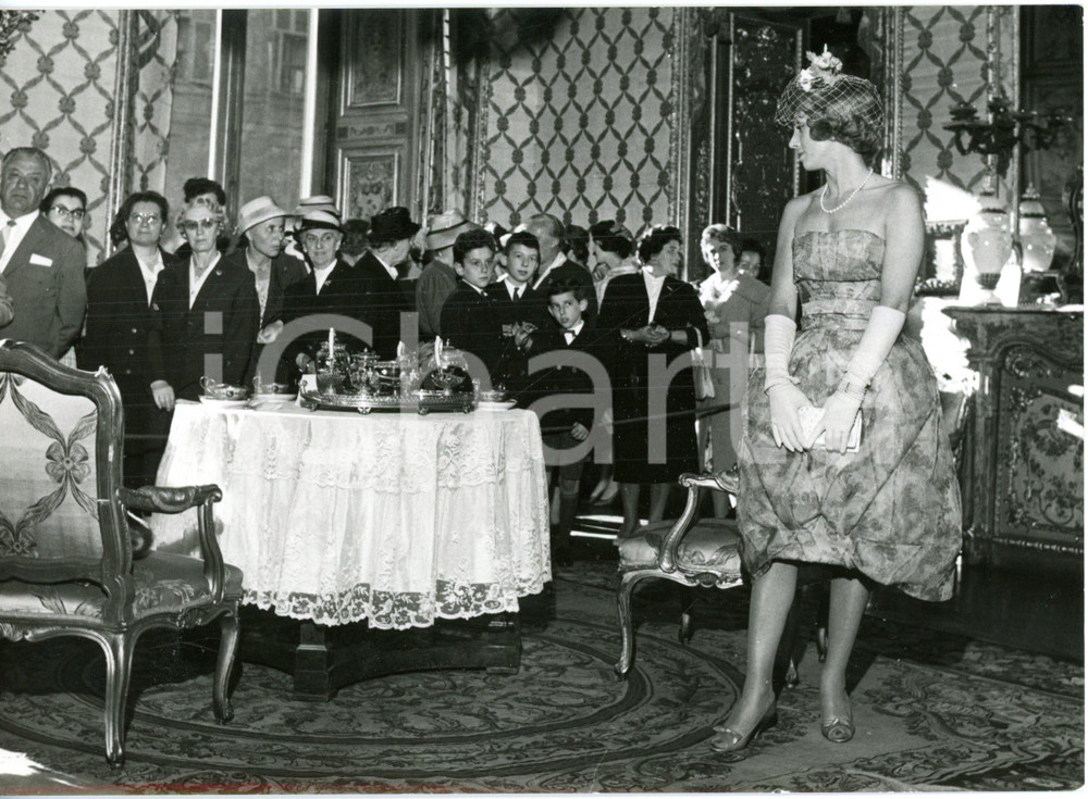1959 TORINO Palazzo Reale - MODA CAPPELLI - Modella sfila per "SORELLE GAMBINO"