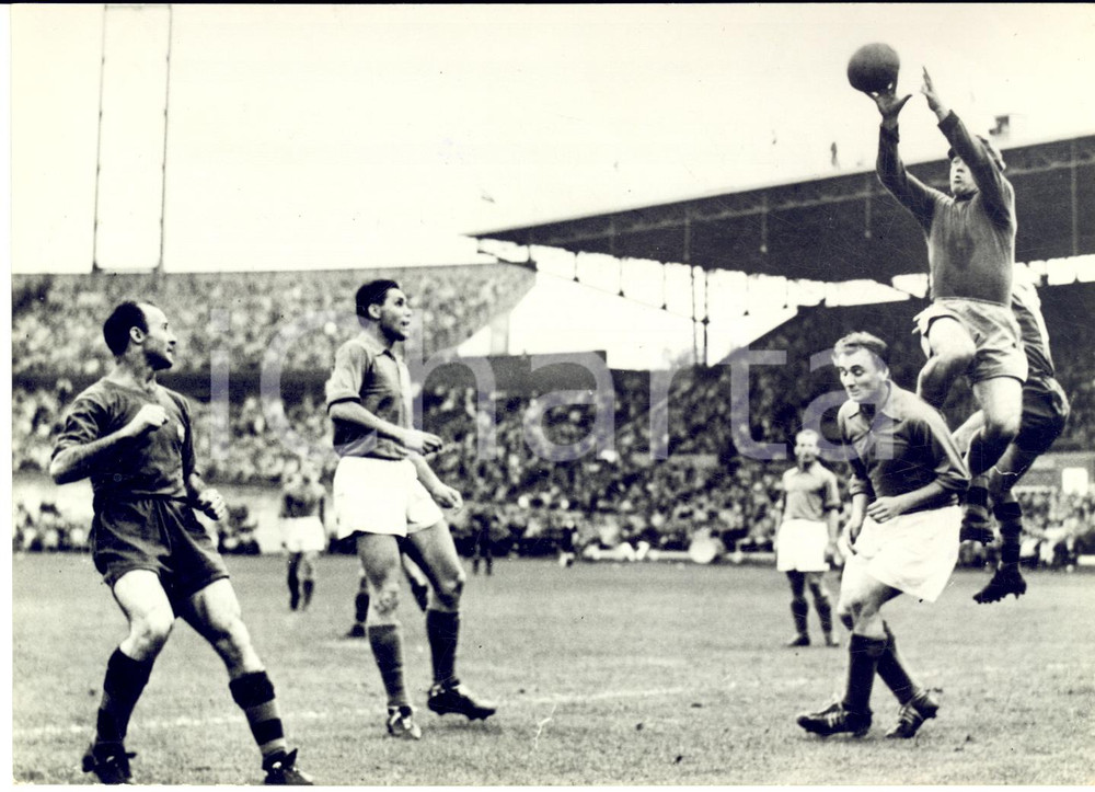 1953 AMSTERDAM CALCIO Allenamento Nazionale Continentale - Parata Walter ZEMAN