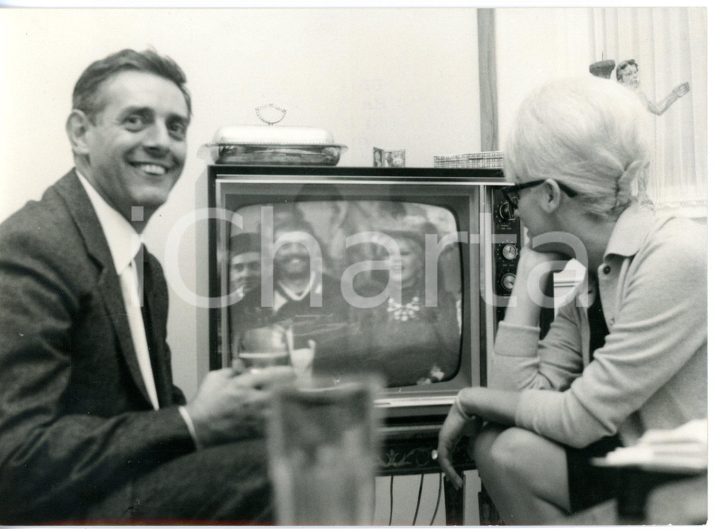 1962 MILANO Dario FO e Franca RAME si guardano nella puntata di CANZONISSIMA